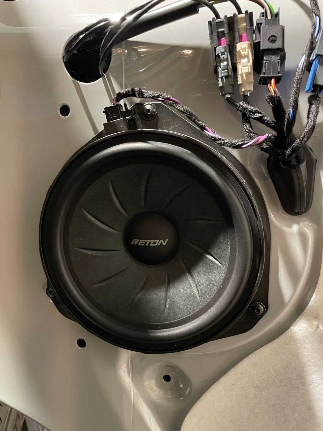 Eton Lautsprecher eingebaut in einem Fiat Ducato Wohnmobil